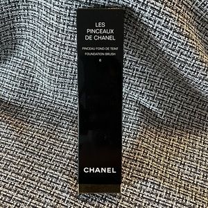 CHANEL Foundation Brush ( rare ) #6